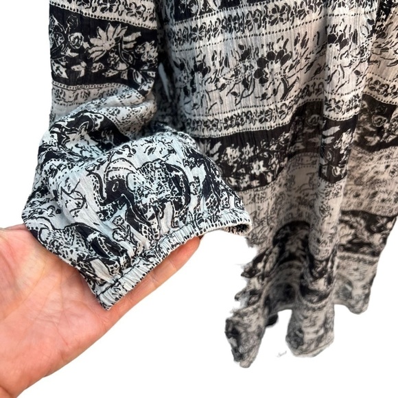 JOIE Black/White Stripe Round Neck Peasant Top 3/4 Sleeve Size XS - Picture 6 of 10